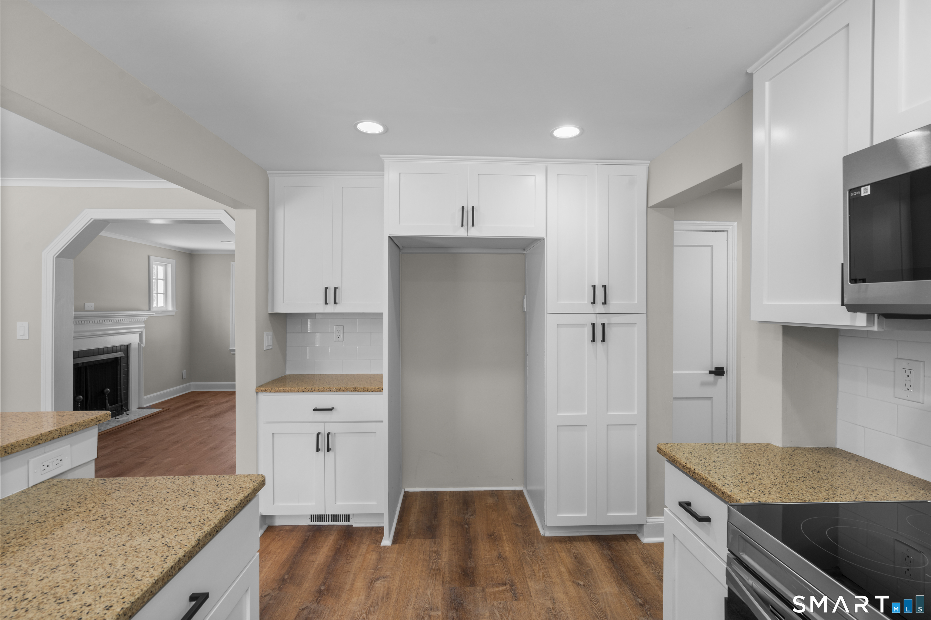 608 Kennedy Road Windsor, CT 06095 - Photo 15 of 39 a kitchen with a appliances and cabinets