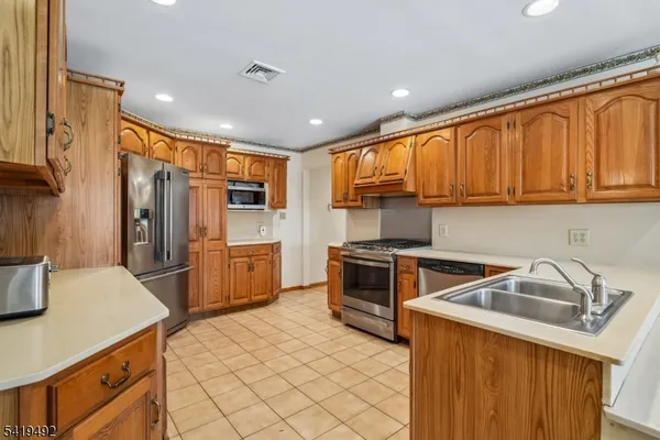 $849,000 | 25 Victoria Drive, Clark, NJ 07066