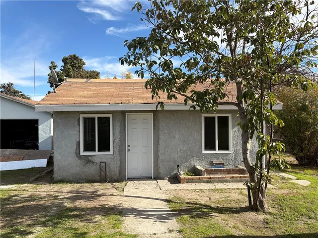 $1,650 | 555 1/2 Ramona Avenue North, San Bernardino, CA 92411