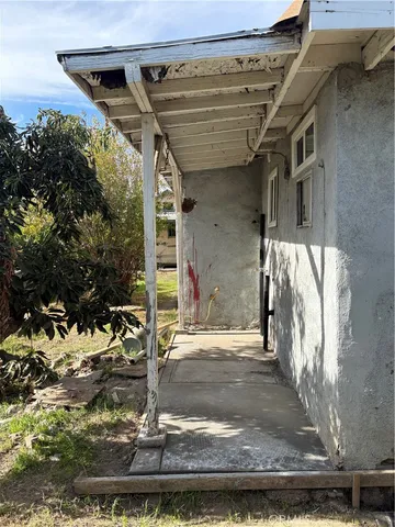$1,650 | 555 1/2 Ramona Avenue North, San Bernardino, CA 92411