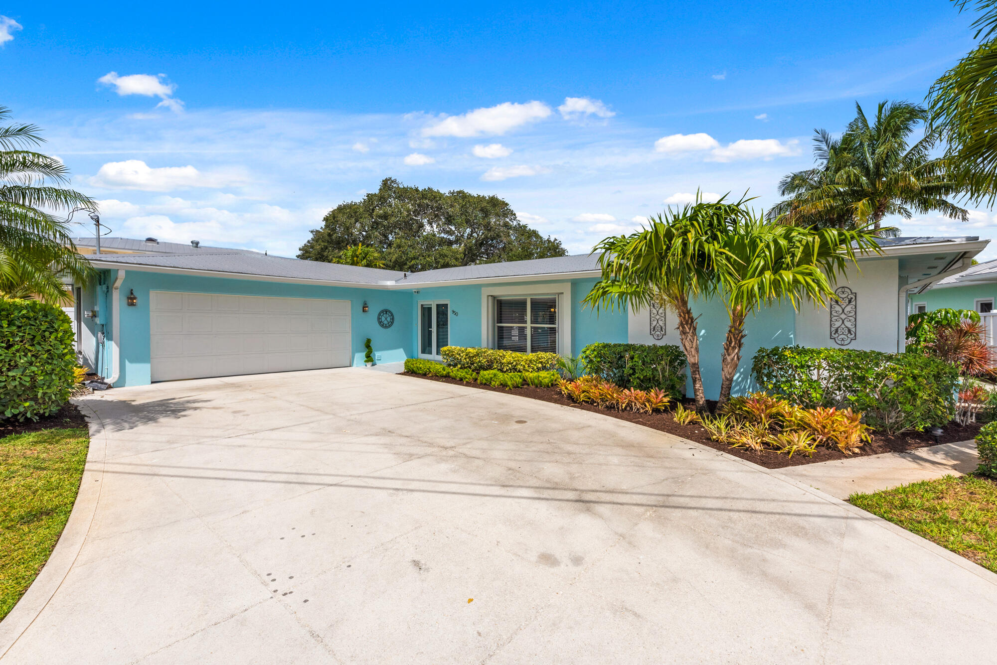 950 Marlin Drive Jupiter, FL 33458 - Photo 14 of 38 950 Marlin Dr Jupiter FL 33458 (15) - Co