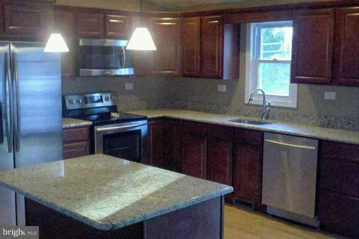 9226 Bowline Road Baltimore, MD 21236 - Photo 2 of 24 Kitchen