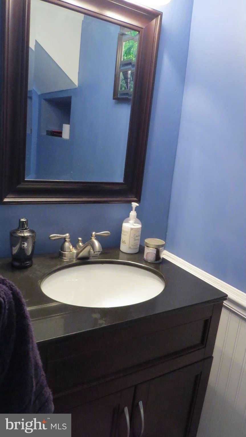 9226 Bowline Road Baltimore, MD 21236 - Photo 15 of 24 Bath