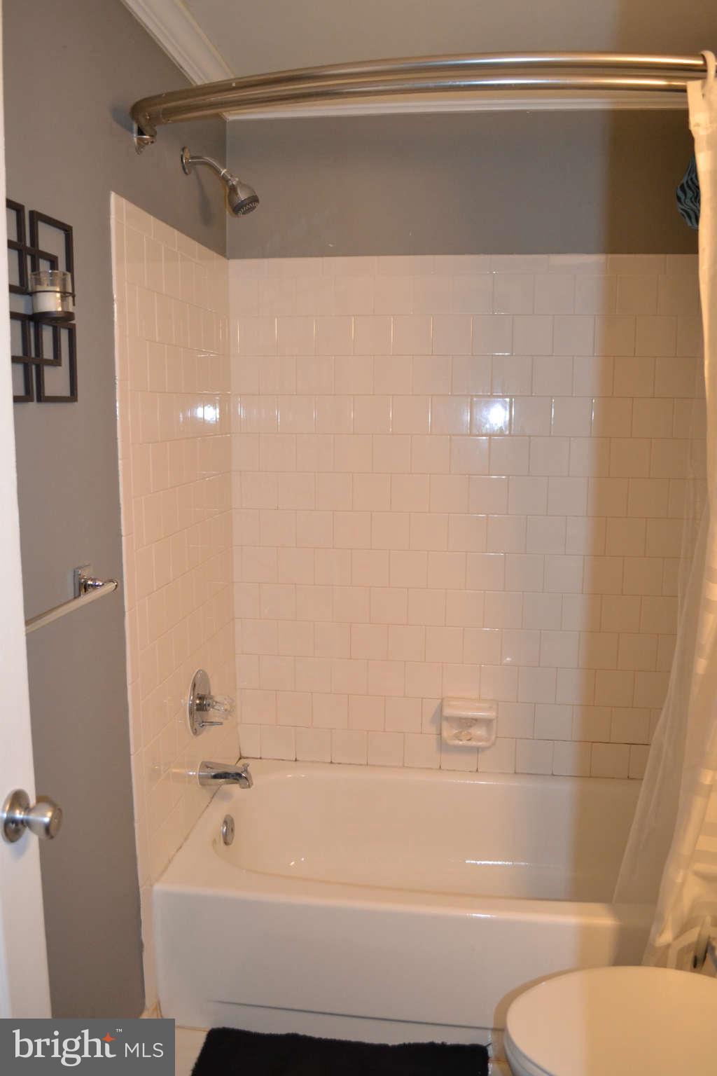 9226 Bowline Road Baltimore, MD 21236 - Photo 8 of 24 Bath