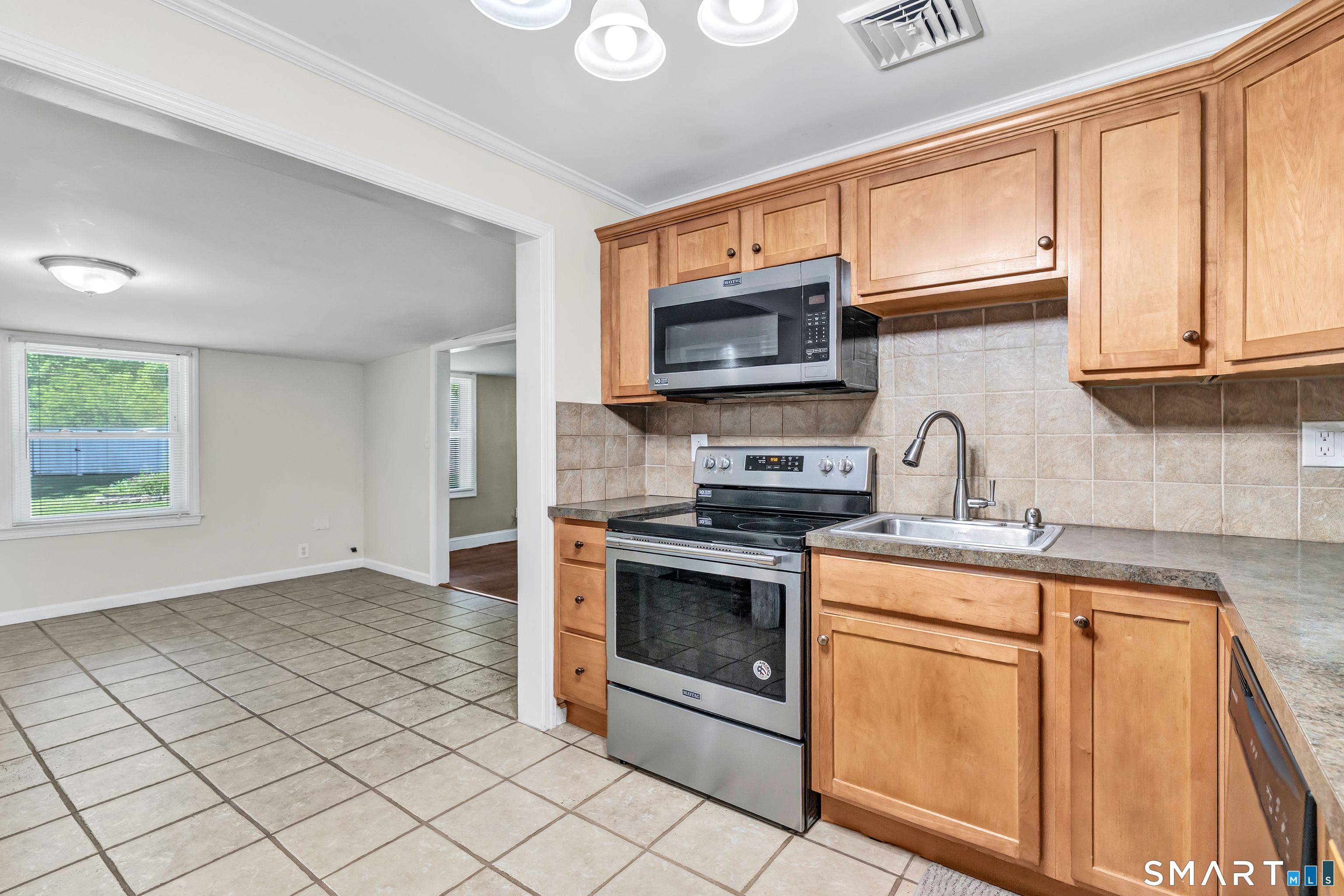 202 Glen Hills Road Meriden, CT 06451 - Photo 10 of 38