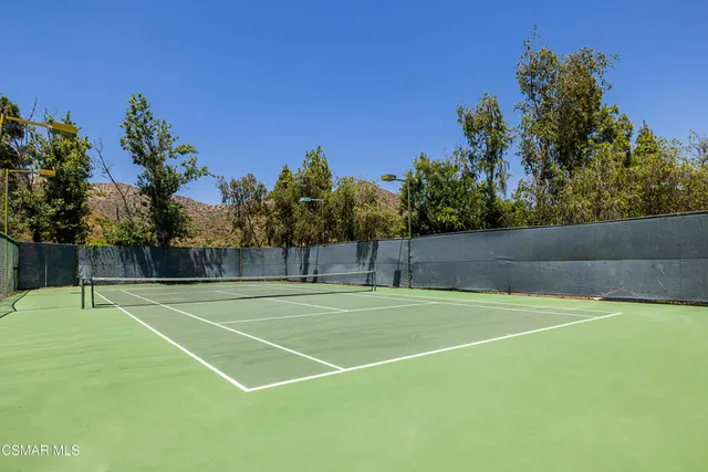 $549,000 | 5744 Oak Bend Lane, Unit 201, Oak Park, CA 91377