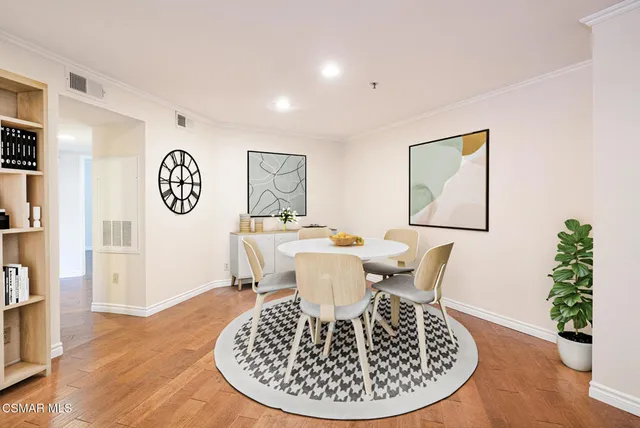 $549,000 | 5744 Oak Bend Lane, Unit 201, Oak Park, CA 91377