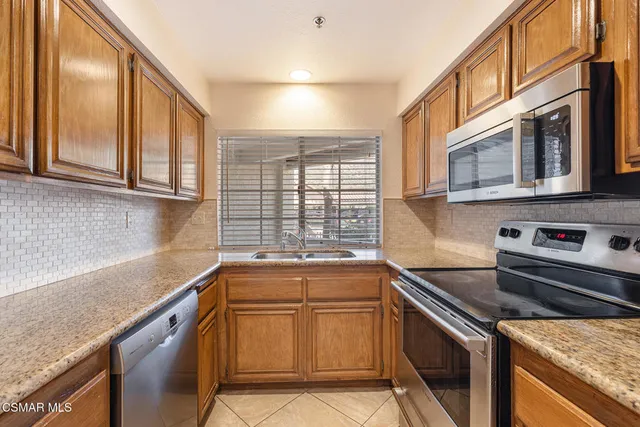 $549,000 | 5744 Oak Bend Lane, Unit 201, Oak Park, CA 91377