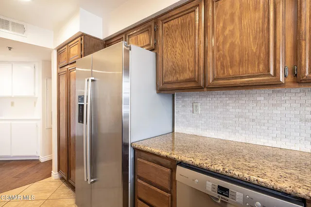 $549,000 | 5744 Oak Bend Lane, Unit 201, Oak Park, CA 91377