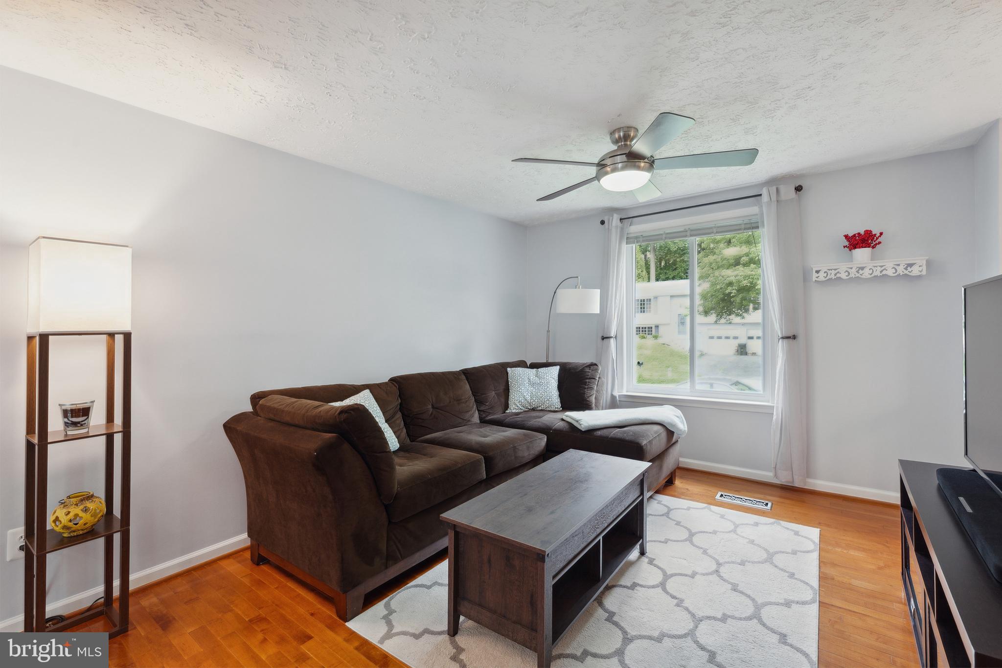 7313 Husky Lane Springfield, VA 22151 - Photo 3 of 30