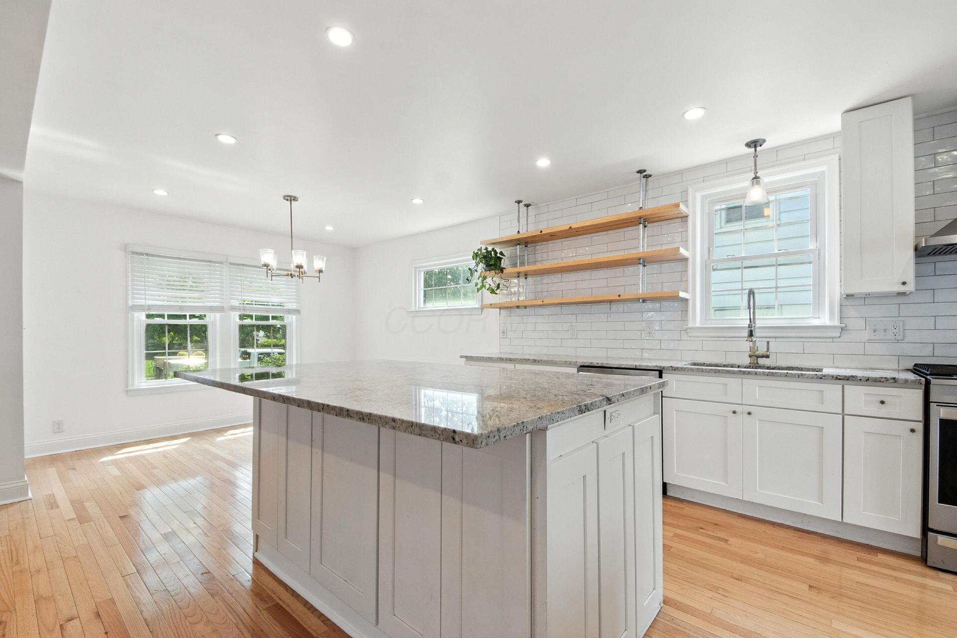 933 Vernon Road Columbus, OH 43209 - Photo 18 of 55 Kitchen