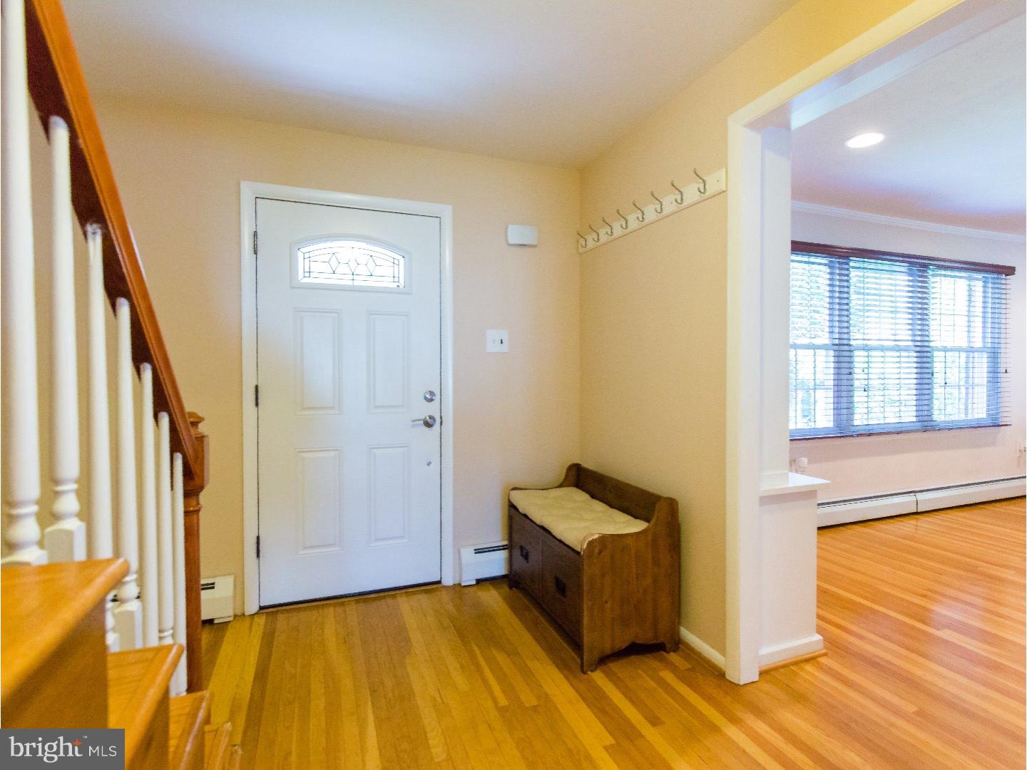 28 Lower Hilltop Road Yardley, PA 19067 - Photo 3 of 25 Foyer