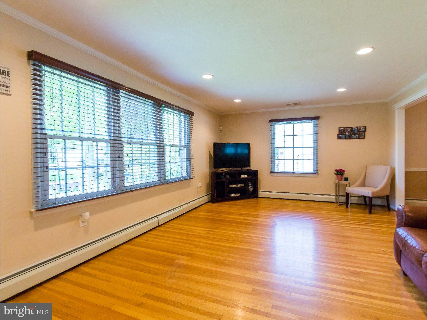 28 Lower Hilltop Road Yardley, PA 19067 - Photo 4 of 25 Living Room