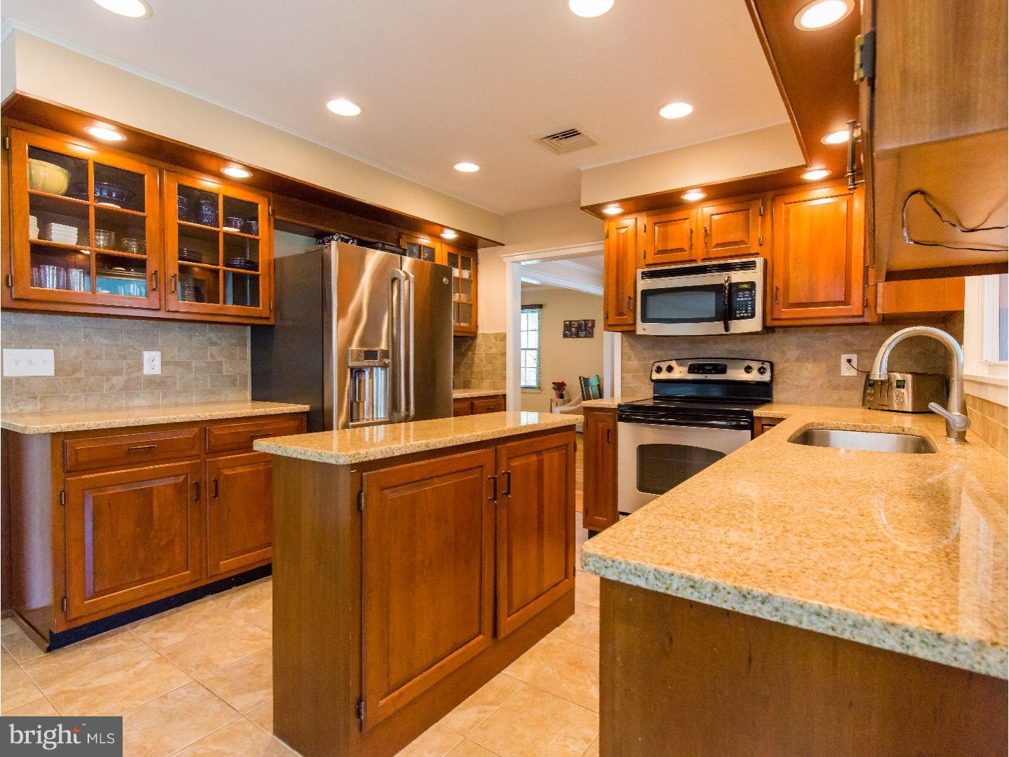 28 Lower Hilltop Road Yardley, PA 19067 - Photo 6 of 25 Kitchen