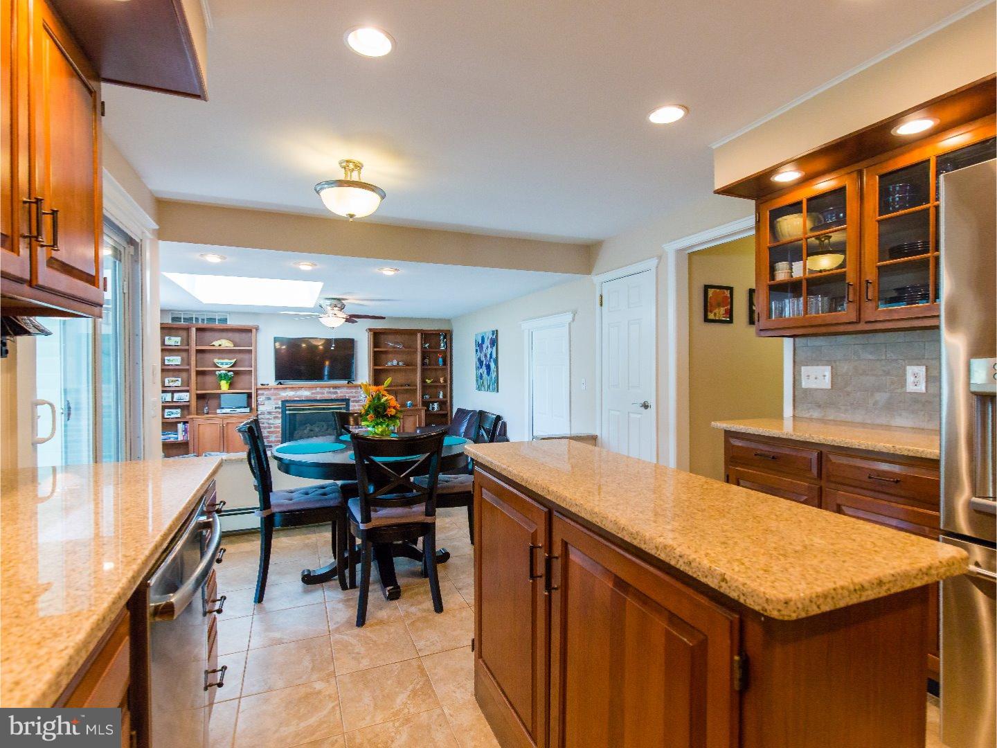 28 Lower Hilltop Road Yardley, PA 19067 - Photo 7 of 25 Kitchen