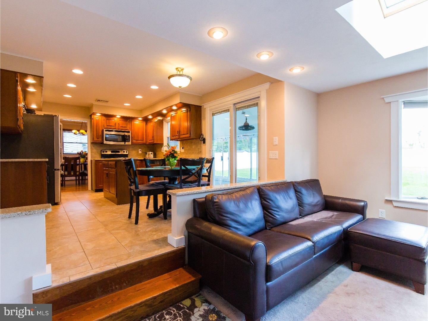 28 Lower Hilltop Road Yardley, PA 19067 - Photo 10 of 25 Family Room