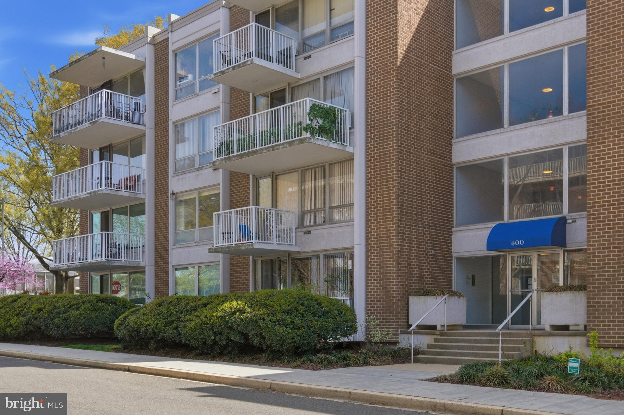 400 O Street Southwest, Unit 402 Washington, DC 20024 - Photo 27 of 34 a front view of a multi story residential apartment building