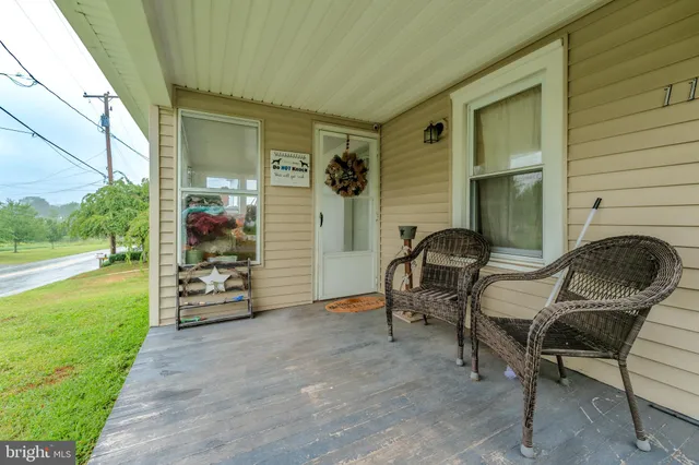a view of a back yard of the house