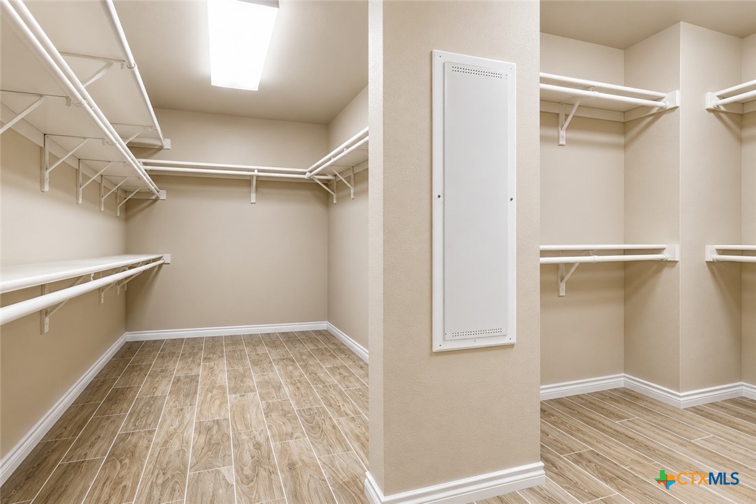 642 Phantom Rider Trail Spring Branch, TX 78070 - Photo 22 of 45 Ai Generated to remove furniture