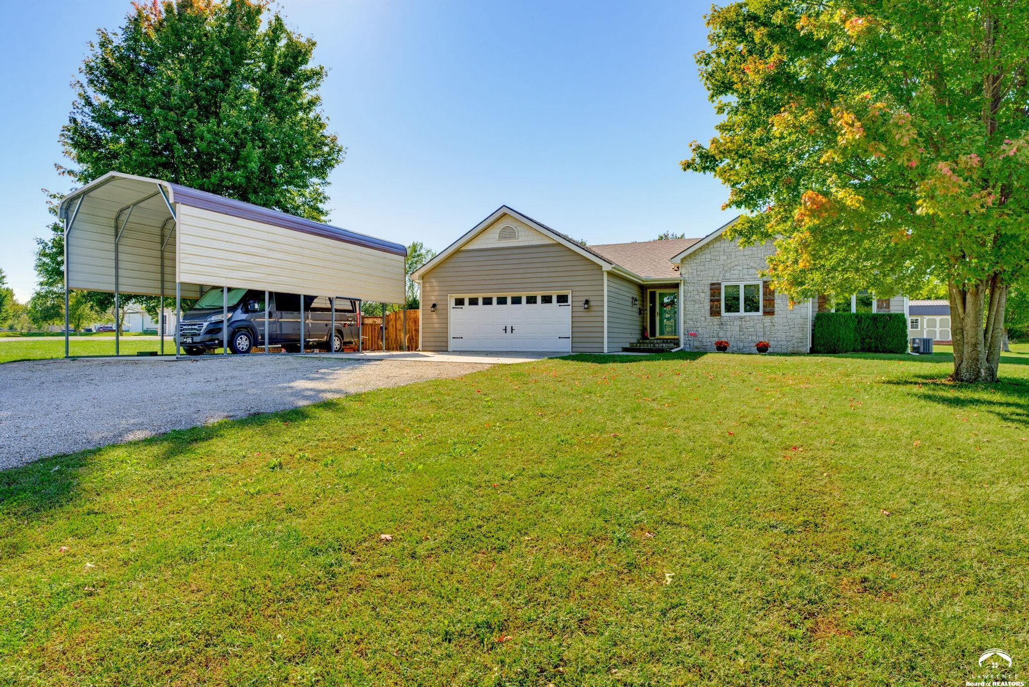 1185 East 1067th Road Lawrence, KS 66047 - Photo 3 of 73 Gallery Image 3