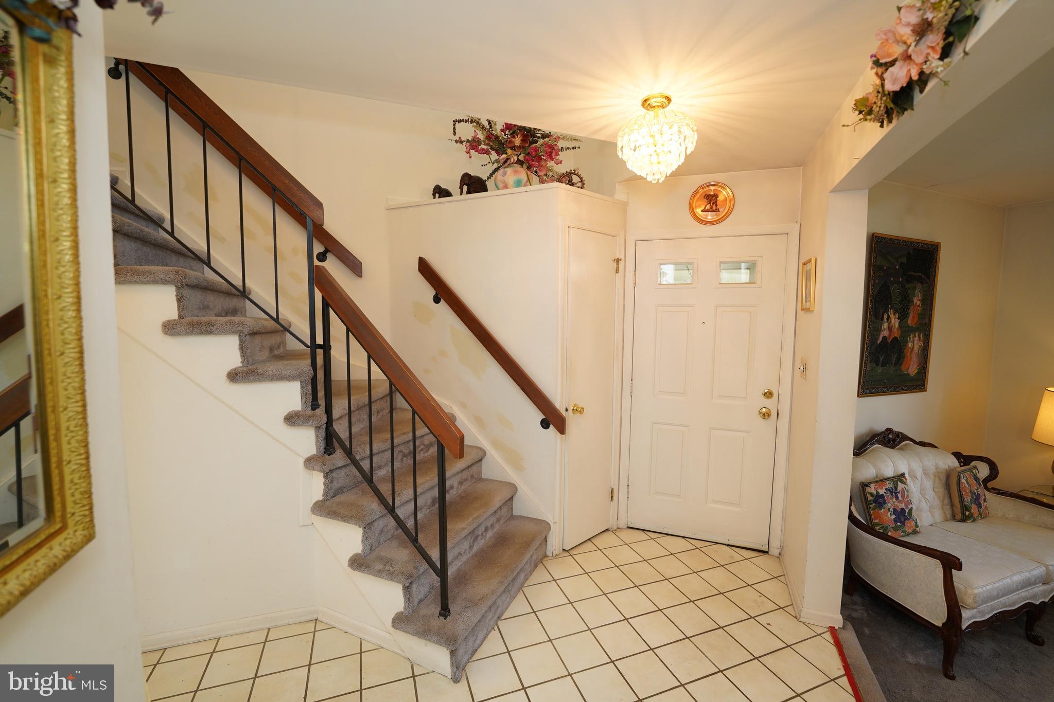 71 Allison Road East Windsor, NJ 08520 - Photo 3 of 32