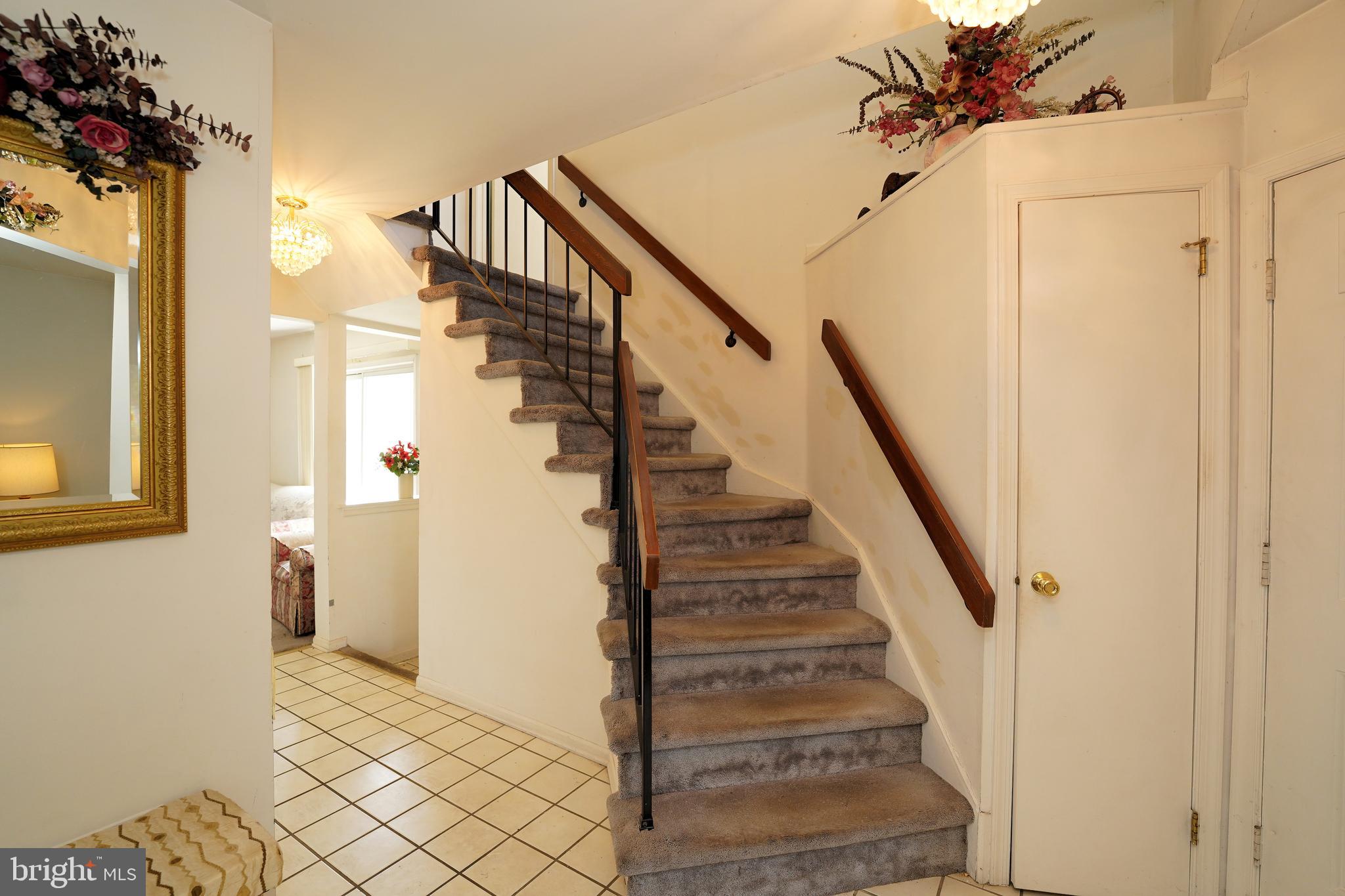 71 Allison Road East Windsor, NJ 08520 - Photo 4 of 32