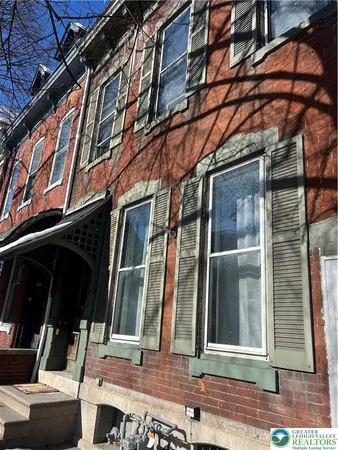 $1,800 | 1137 Linden Street, Unit 2, Allentown, PA 18102