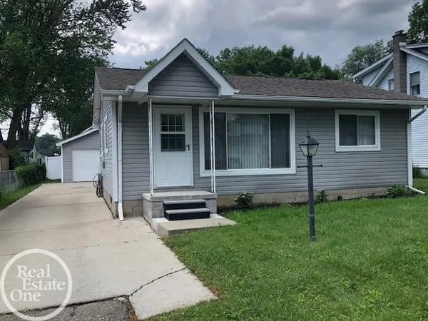 $1,500 | 50799 Holt Street, New Baltimore, MI 48047