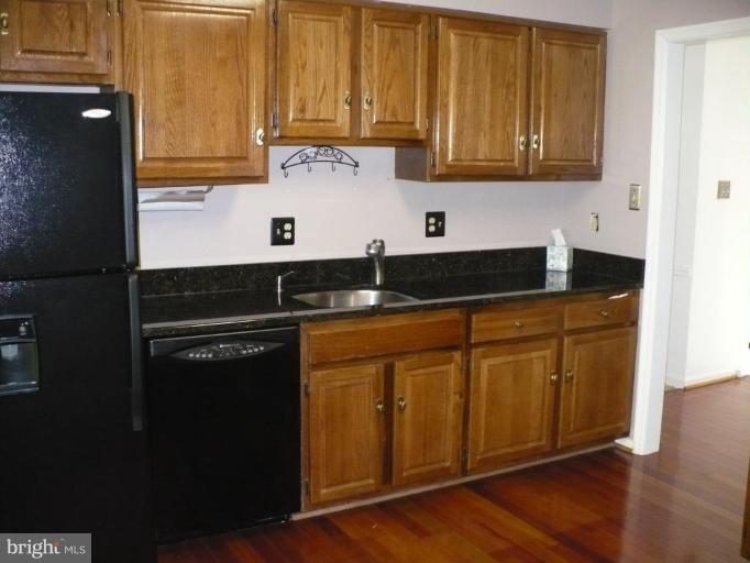 10145 Red Spruce Road Fairfax, VA 22032 - Photo 2 of 13 Kitchen