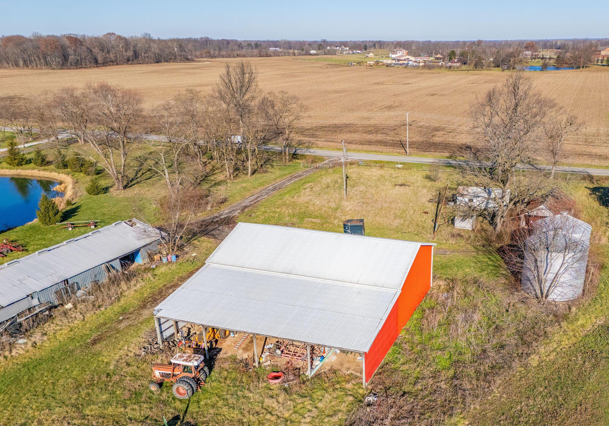 5593 Hayes Road Groveport, OH 43125 - Photo 13 of 48 DJI_20241217110911_0171_D