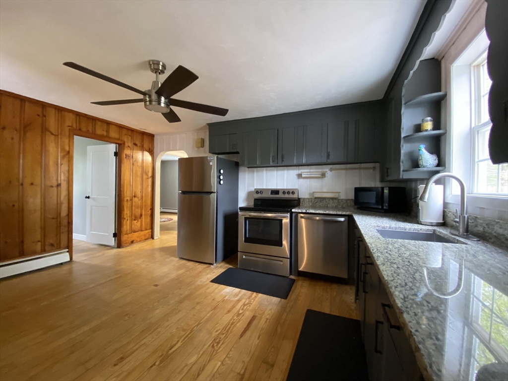 32 South Spencer Road Spencer, MA 01562 - Photo 15 of 34