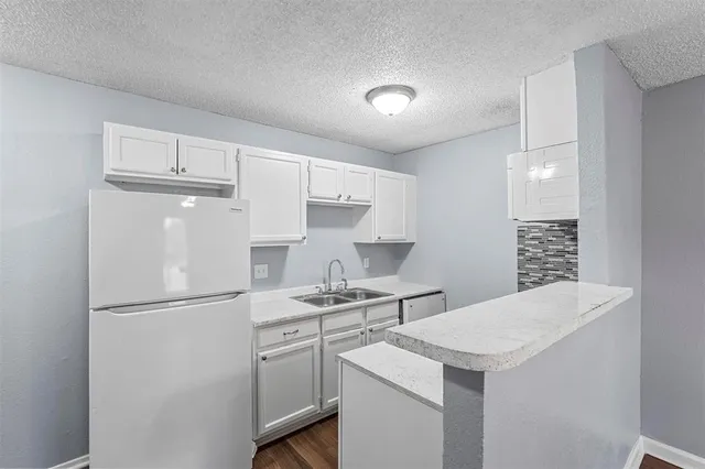 $990,000 | 111 East Rogers Street, Arlington, TX 76011