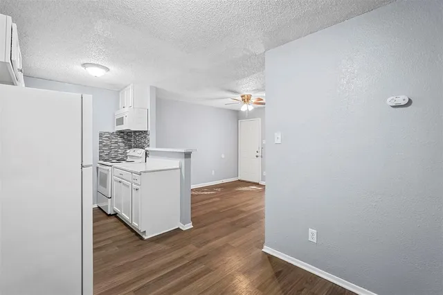 $990,000 | 111 East Rogers Street, Arlington, TX 76011