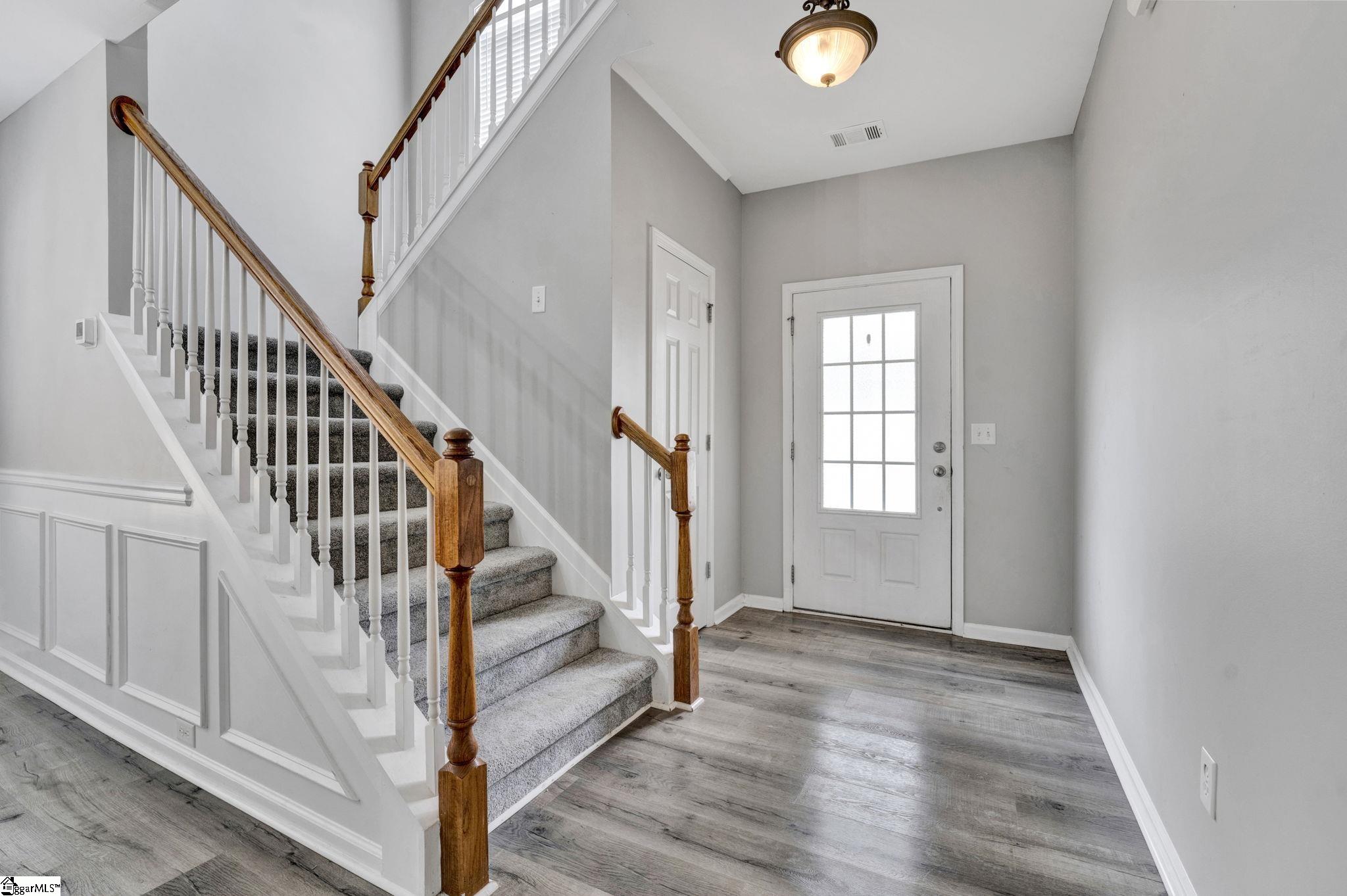 26 Deckers Way Greenville, SC 29607 - Photo 3 of 30