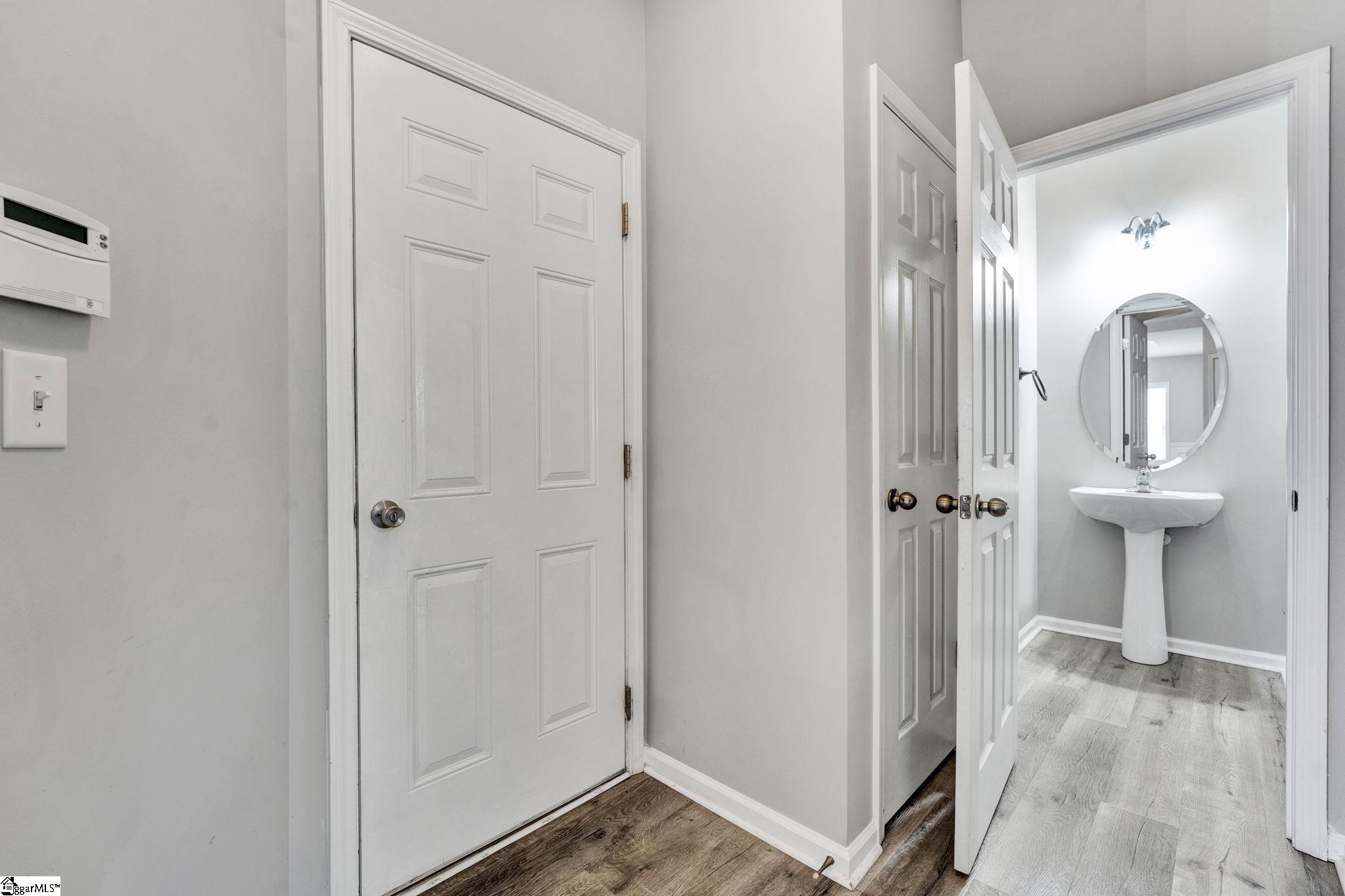 26 Deckers Way Greenville, SC 29607 - Photo 6 of 30