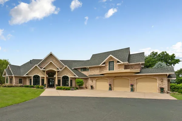 $2,350,000 | 32592 Juniper Road, Chatfield, MN 55923