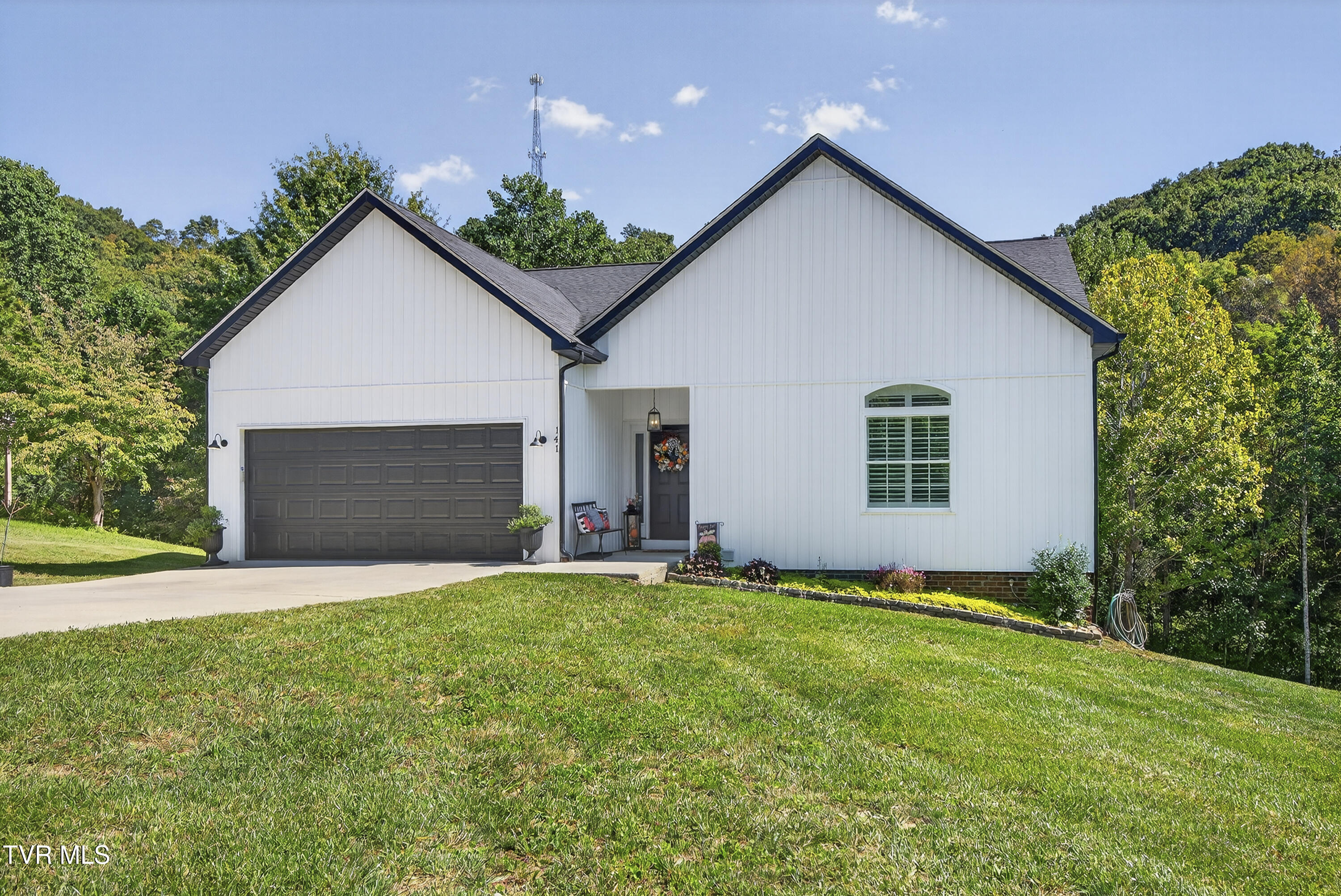 141 Queensgate Bristol, TN 37620 - Photo 1 of 55 141-Queensgate-Bristol-TN Matt-Smith-Rea
