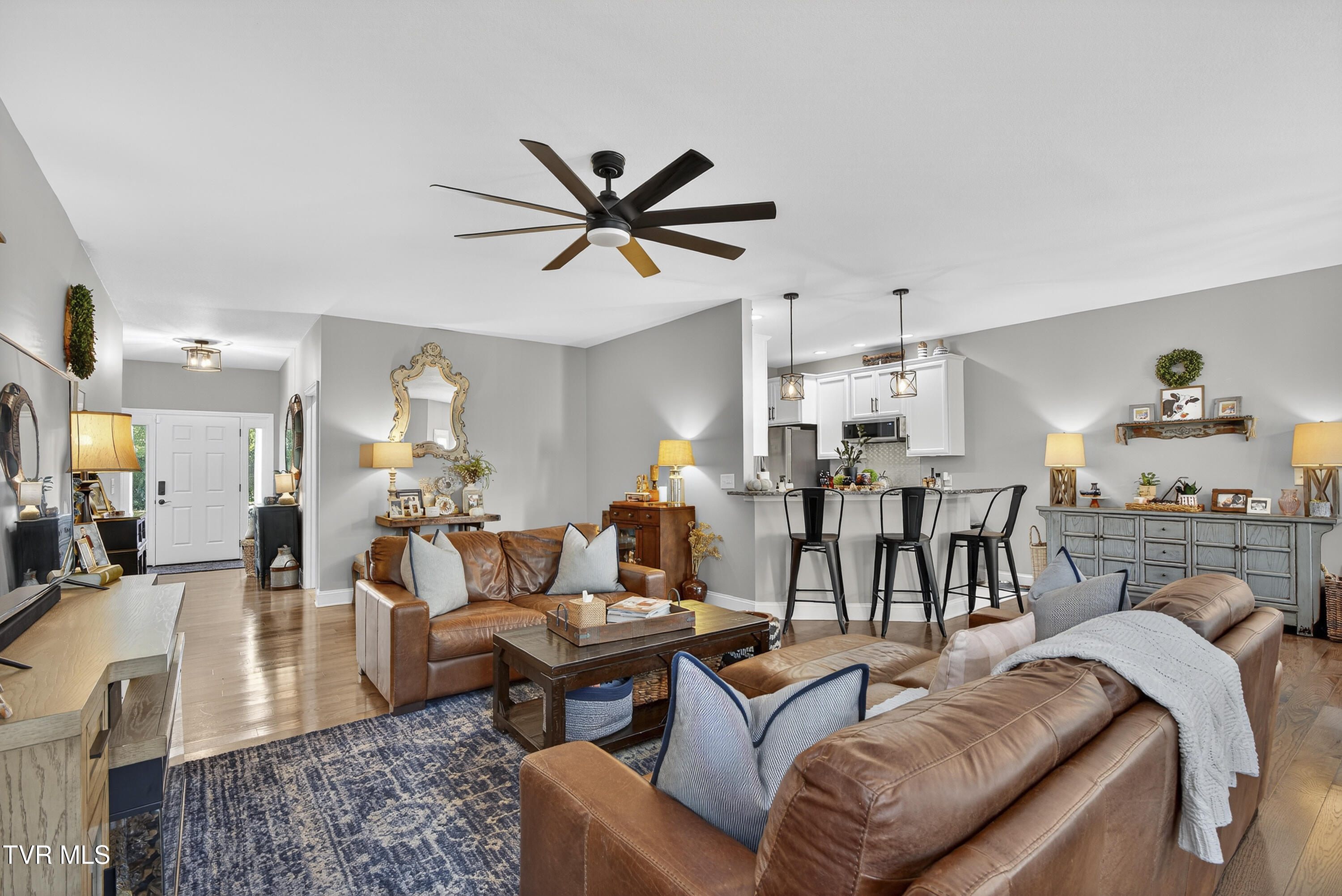 141 Queensgate Bristol, TN 37620 - Photo 11 of 55 141-Queensgate-Bristol-TN Matt-Smith-Rea