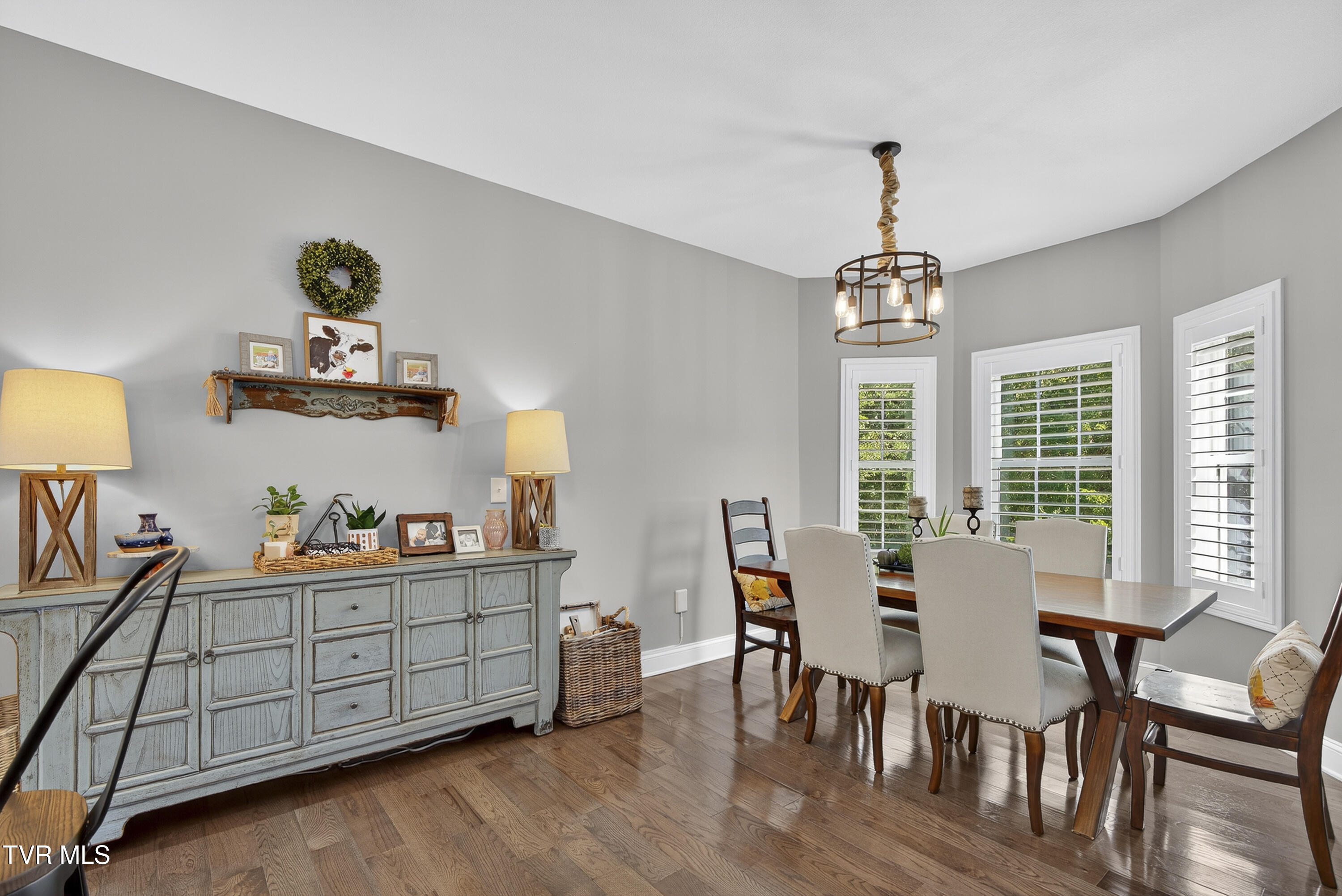 141 Queensgate Bristol, TN 37620 - Photo 13 of 55 141-Queensgate-Bristol-TN Matt-Smith-Rea