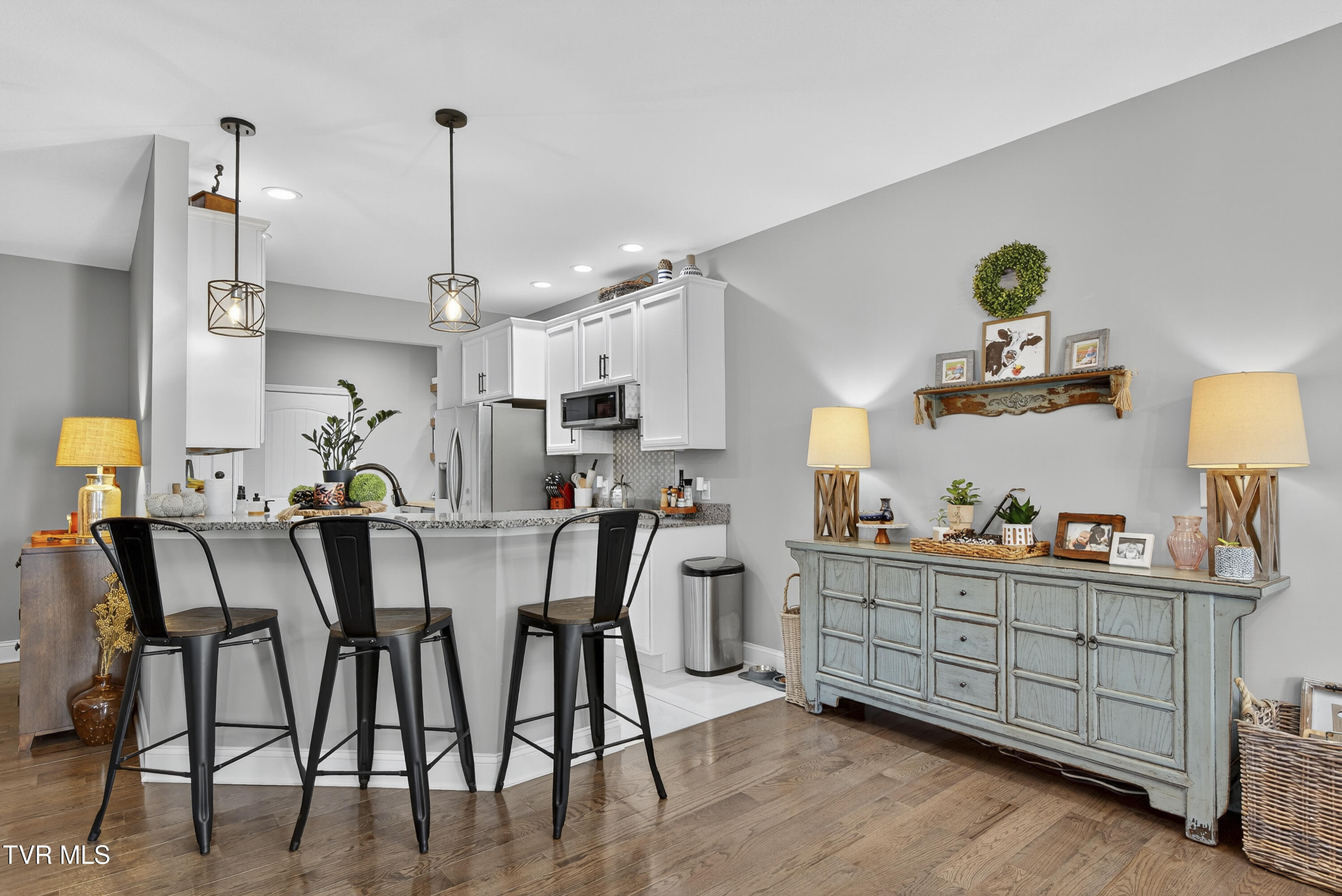 141 Queensgate Bristol, TN 37620 - Photo 14 of 55 141-Queensgate-Bristol-TN Matt-Smith-Rea