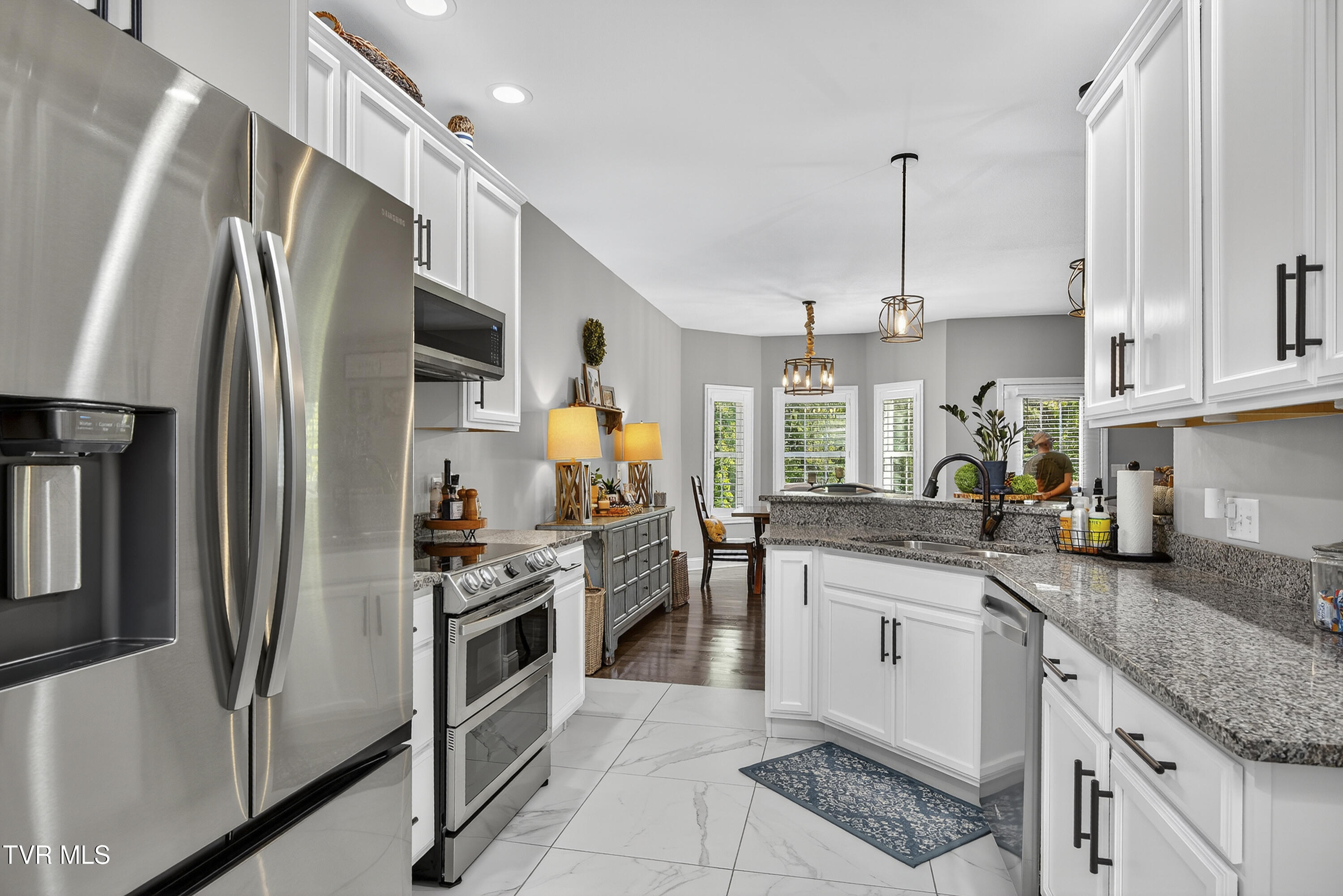 141 Queensgate Bristol, TN 37620 - Photo 17 of 55 141-Queensgate-Bristol-TN Matt-Smith-Rea