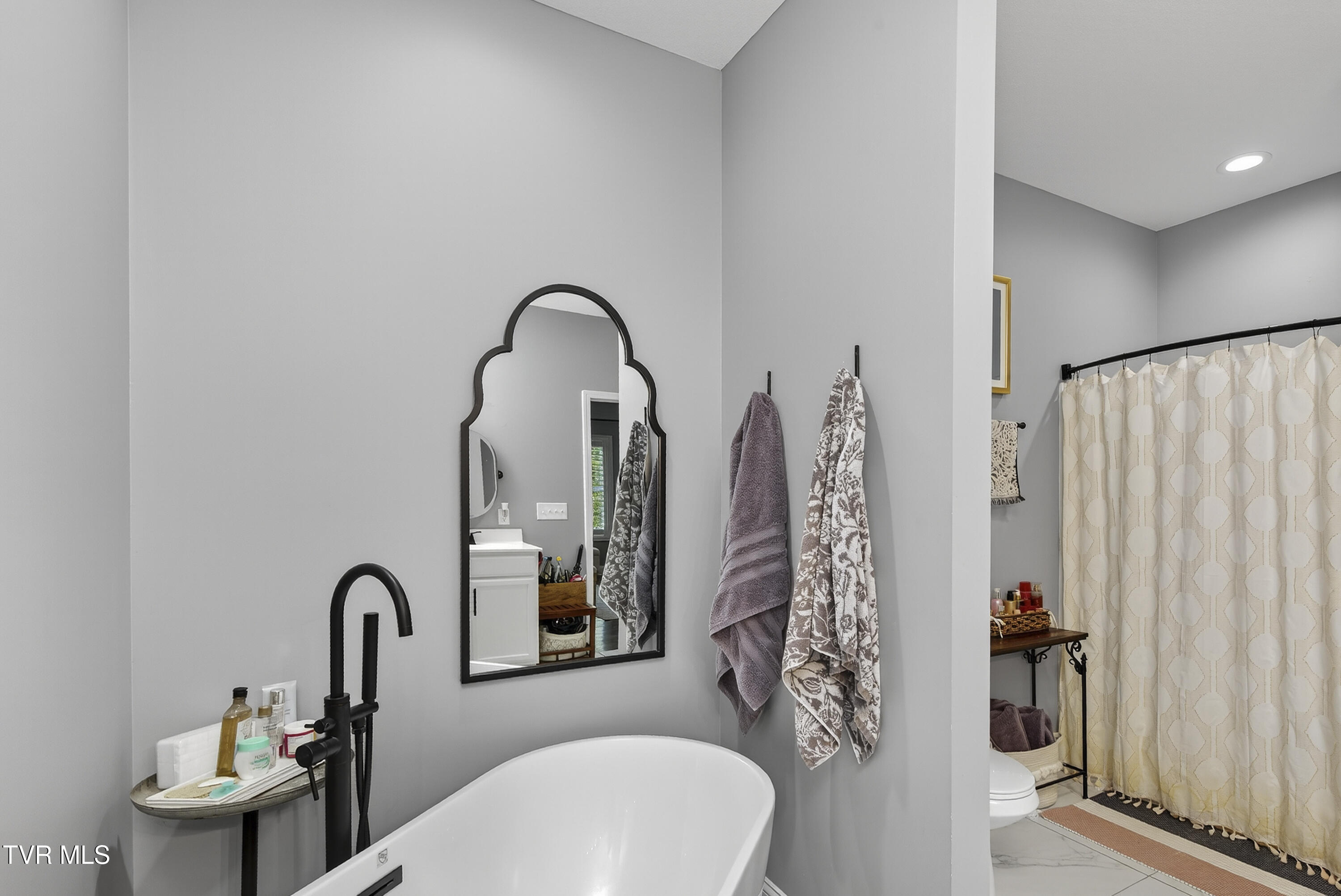 141 Queensgate Bristol, TN 37620 - Photo 23 of 55 141-Queensgate-Bristol-TN Matt-Smith-Rea