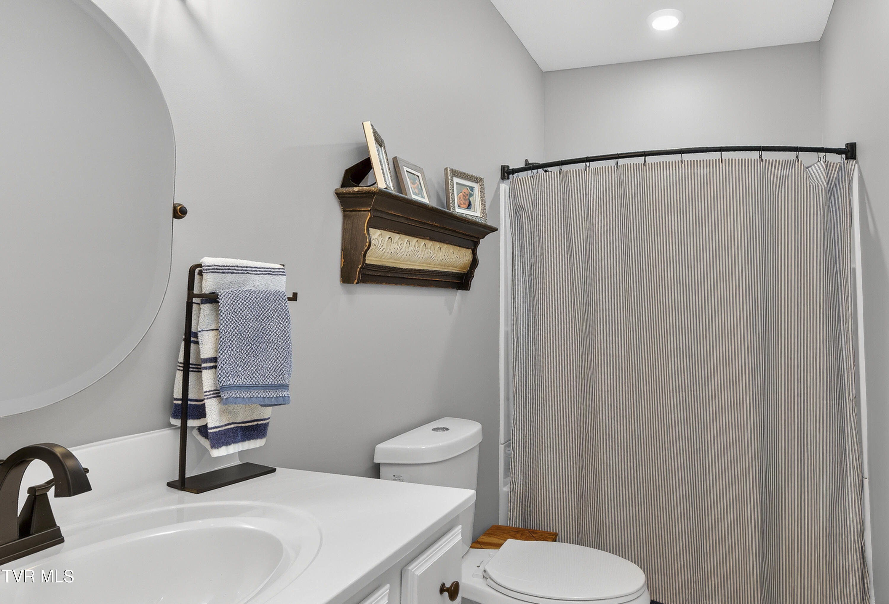 141 Queensgate Bristol, TN 37620 - Photo 27 of 55 141-Queensgate-Bristol-TN Matt-Smith-Rea