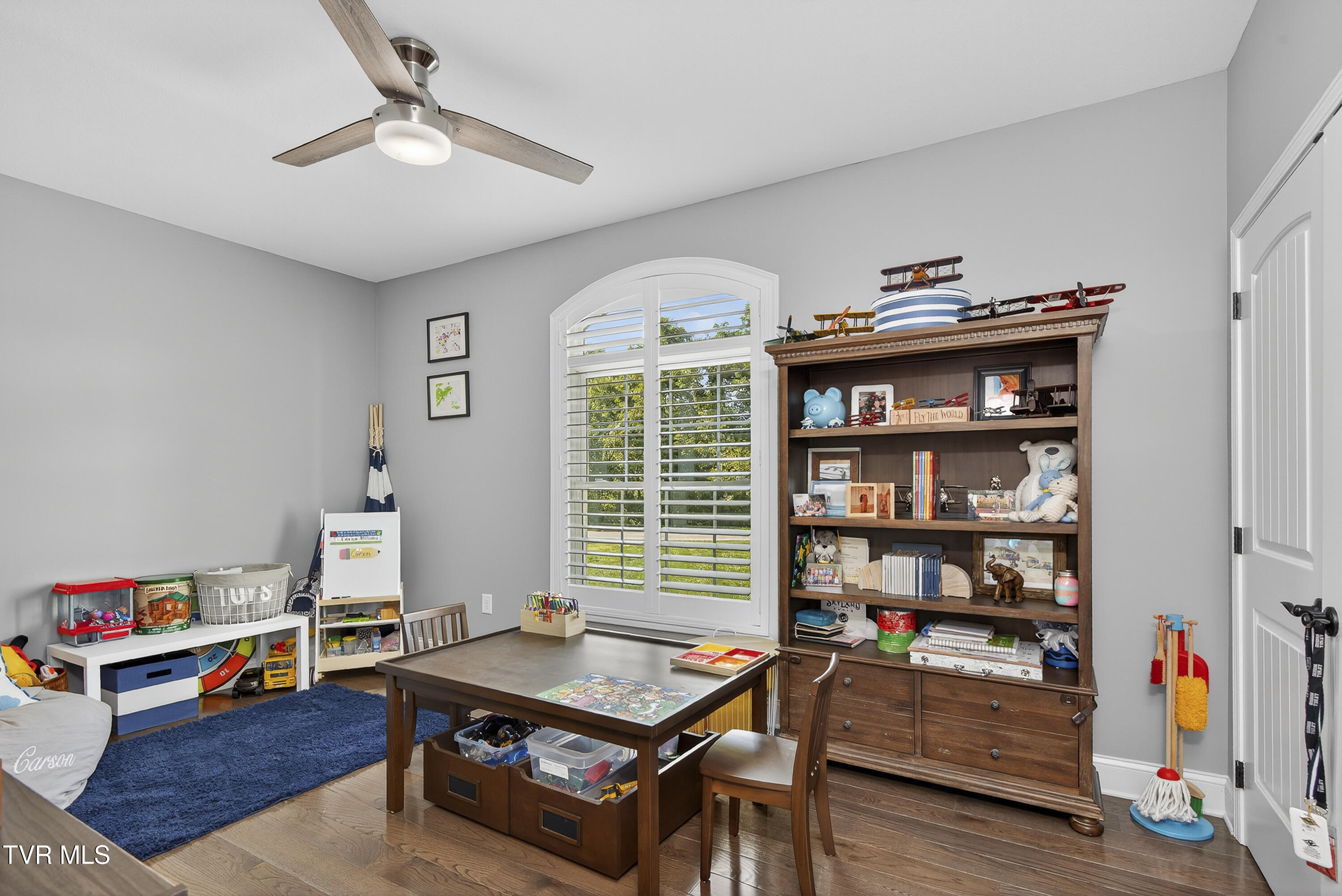 141 Queensgate Bristol, TN 37620 - Photo 28 of 55 141-Queensgate-Bristol-TN Matt-Smith-Rea