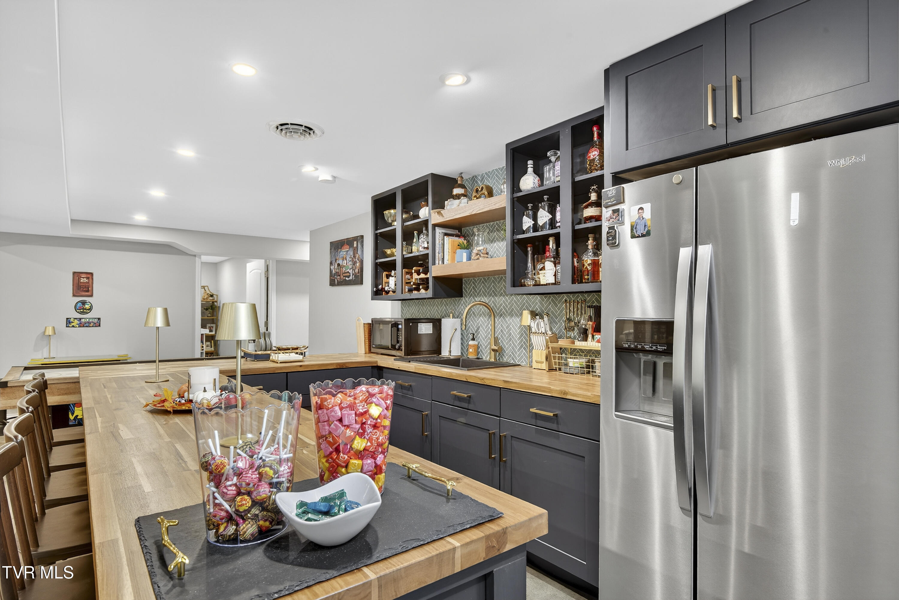 141 Queensgate Bristol, TN 37620 - Photo 30 of 55 141-Queensgate-Bristol-TN Matt-Smith-Rea