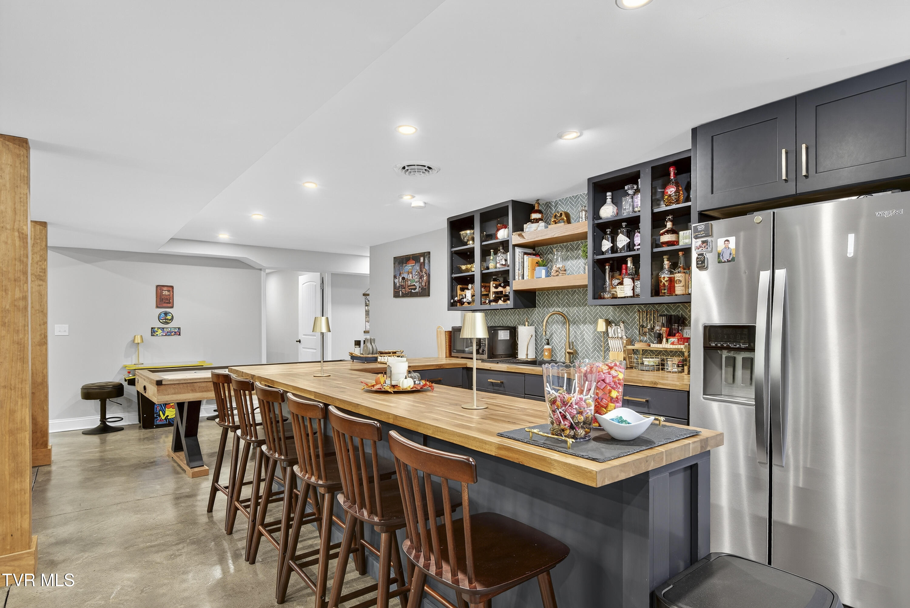 141 Queensgate Bristol, TN 37620 - Photo 31 of 55 141-Queensgate-Bristol-TN Matt-Smith-Rea