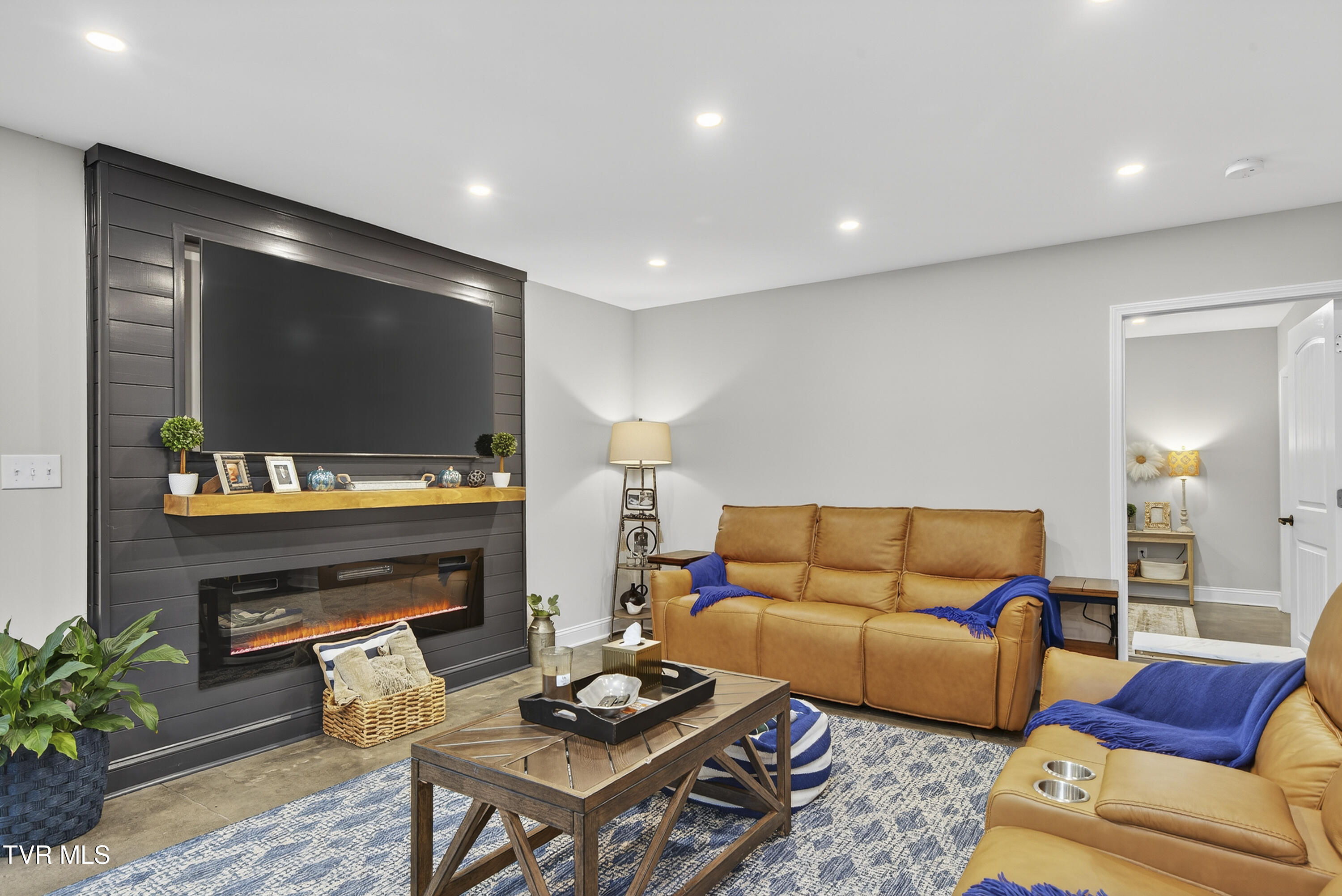 141 Queensgate Bristol, TN 37620 - Photo 33 of 55 141-Queensgate-Bristol-TN Matt-Smith-Rea