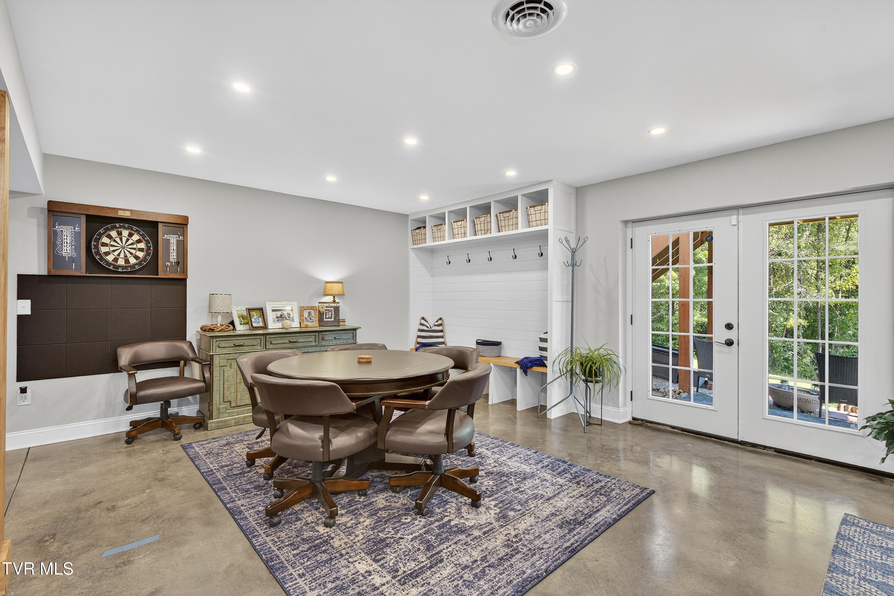 141 Queensgate Bristol, TN 37620 - Photo 34 of 55 141-Queensgate-Bristol-TN Matt-Smith-Rea