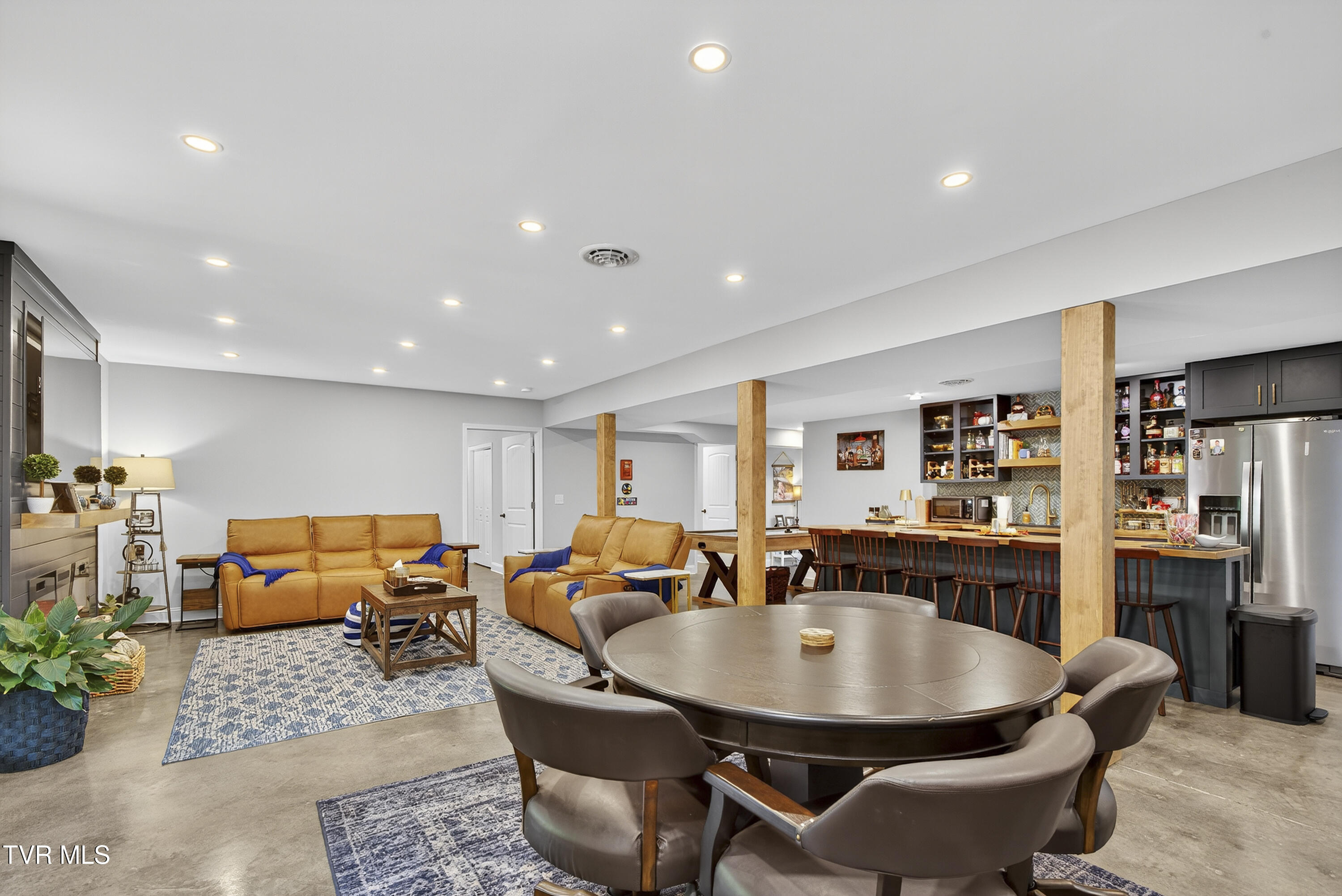 141 Queensgate Bristol, TN 37620 - Photo 35 of 55 141-Queensgate-Bristol-TN Matt-Smith-Rea