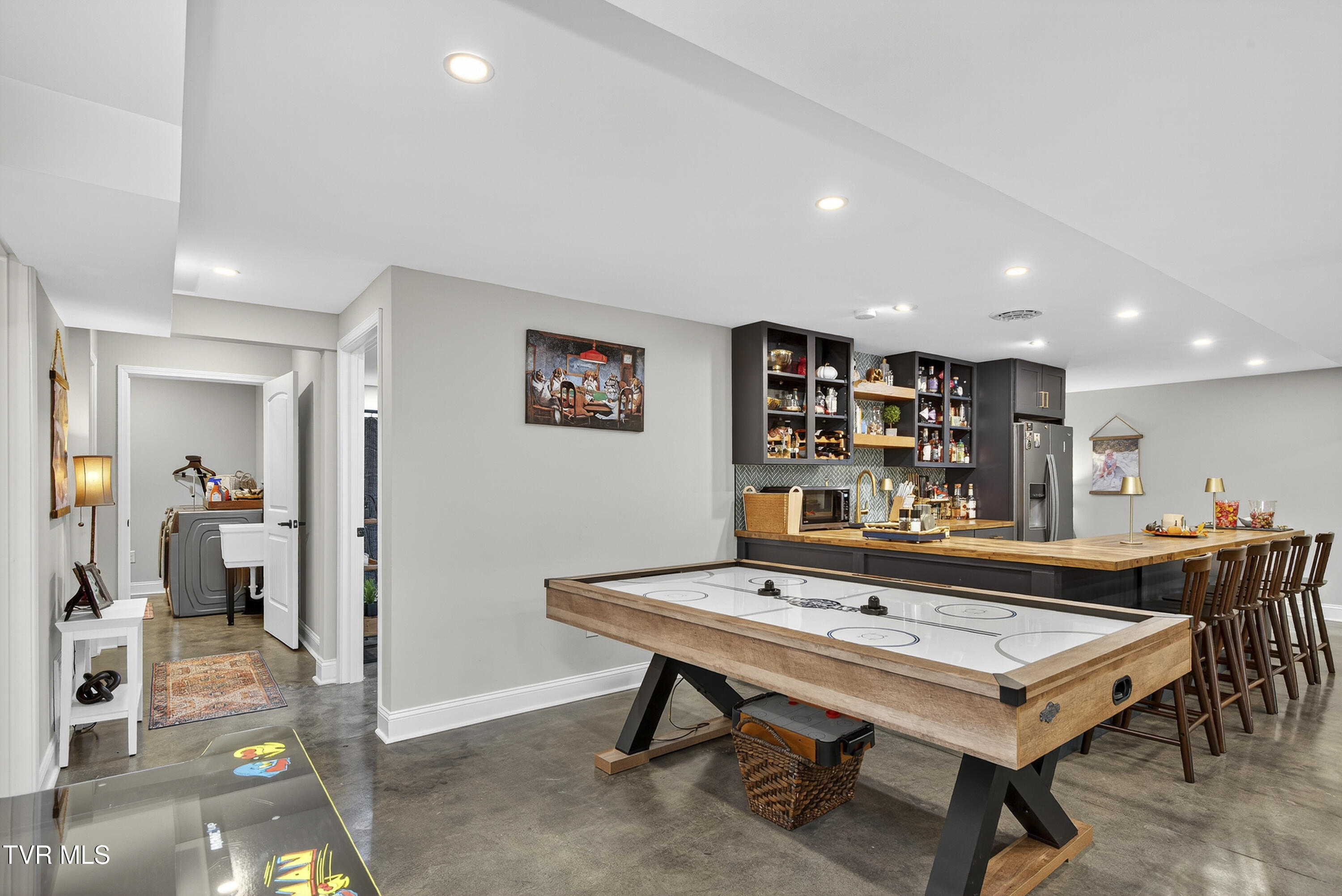 141 Queensgate Bristol, TN 37620 - Photo 37 of 55 141-Queensgate-Bristol-TN Matt-Smith-Rea